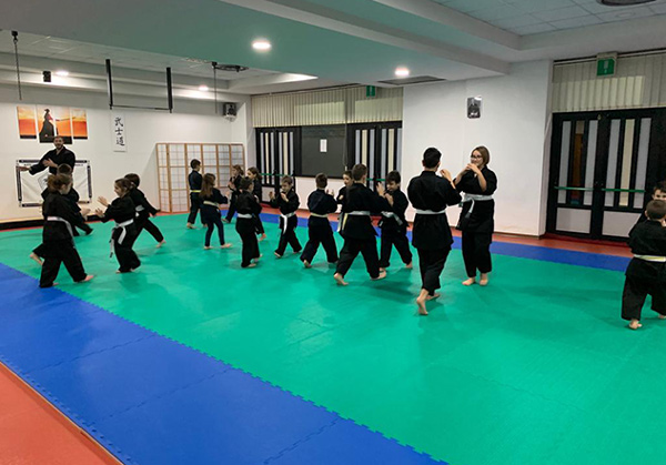 Latina bambini arti marziali